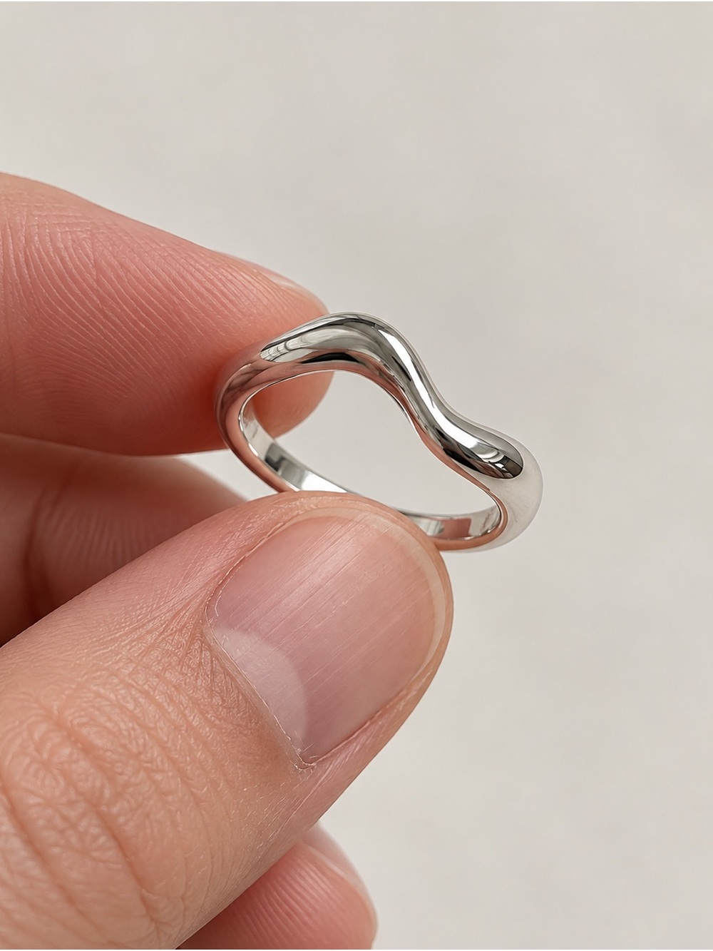 Vintage Wavy Silver Ring — Polished Silver Band